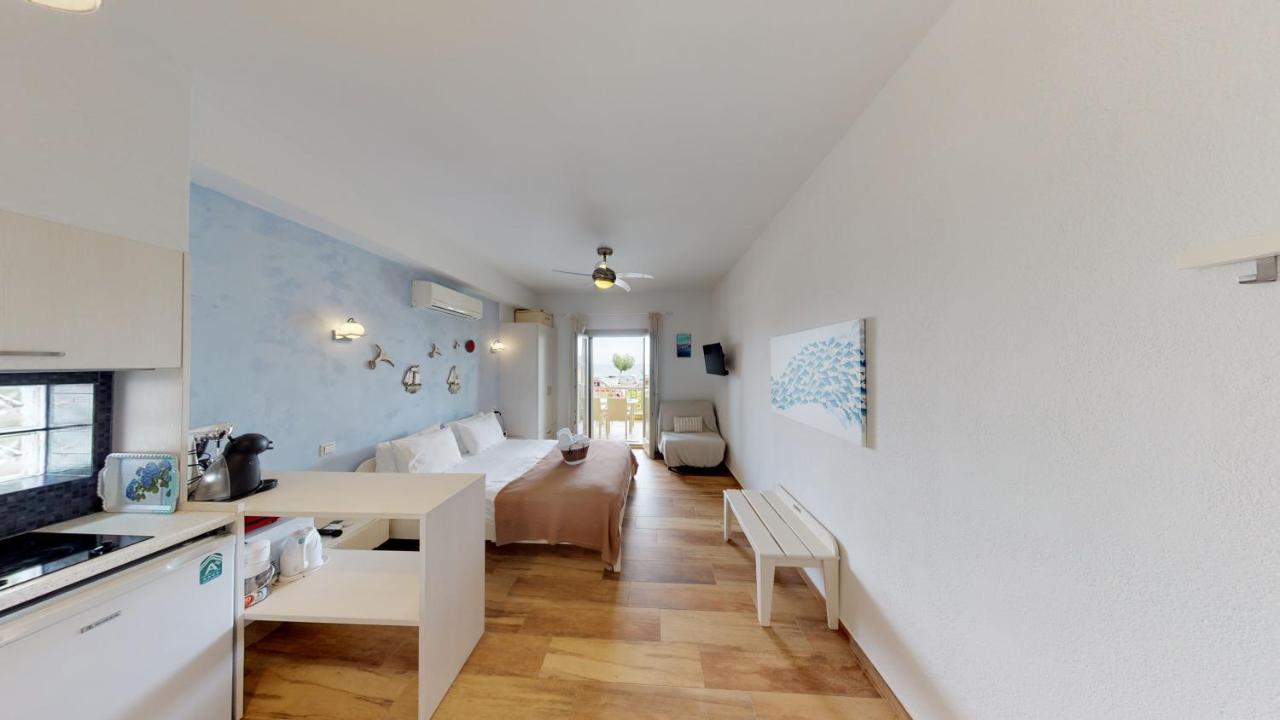 Studios Yalos โคเรฟตอน ภายนอก รูปภาพ