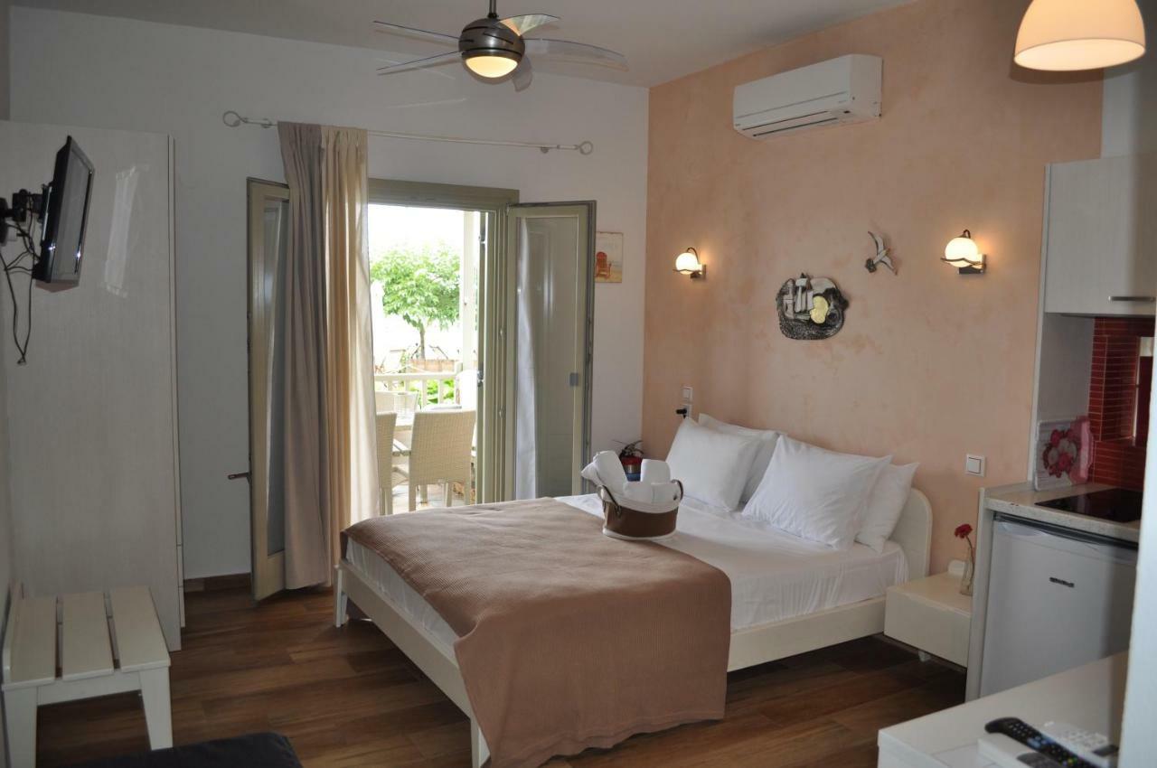 Studios Yalos โคเรฟตอน ภายนอก รูปภาพ