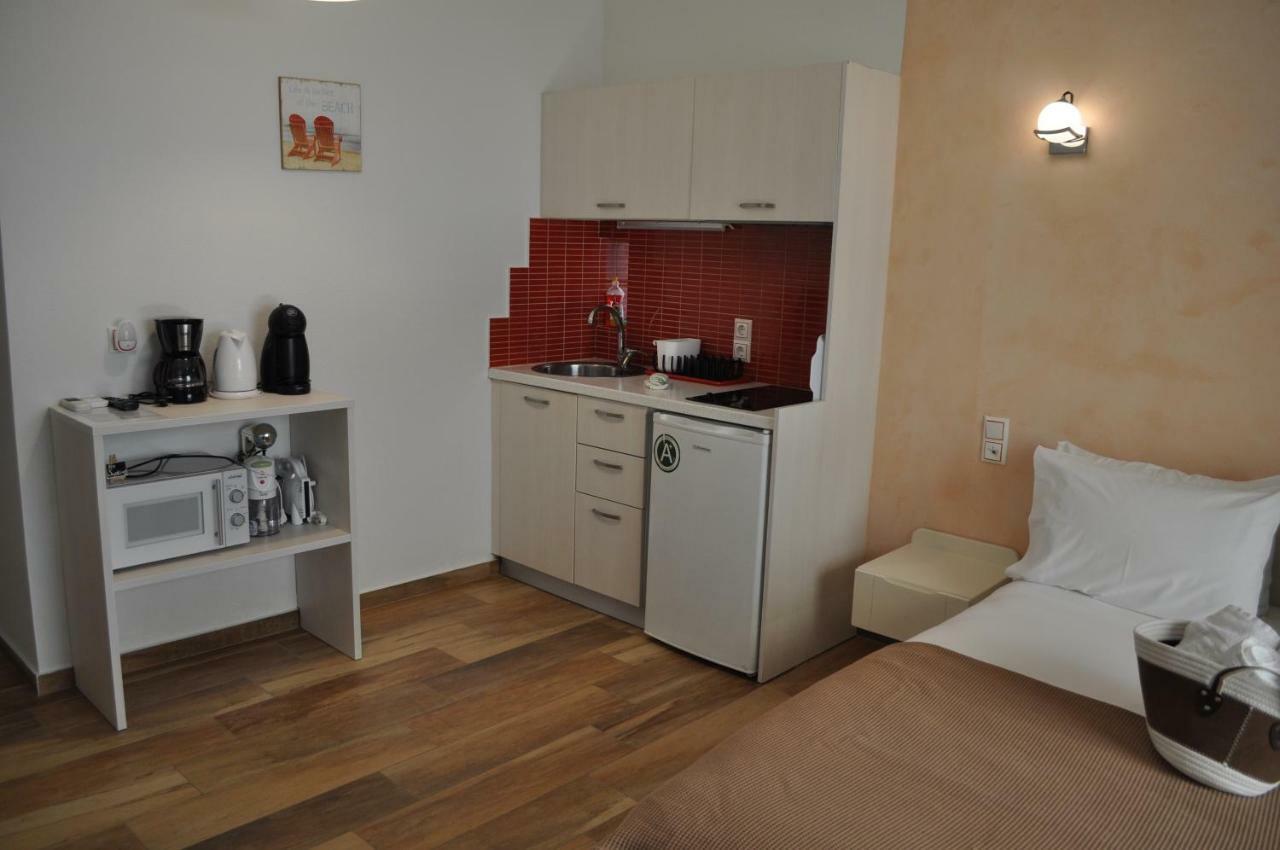 Studios Yalos โคเรฟตอน ภายนอก รูปภาพ